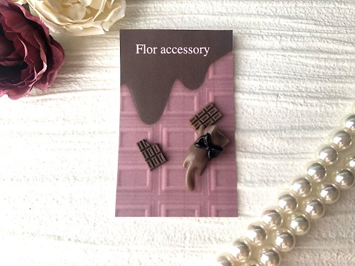 flor-accessory ネコ チョコ ピアス レジン リボン ブラウン ブラック ホワイト