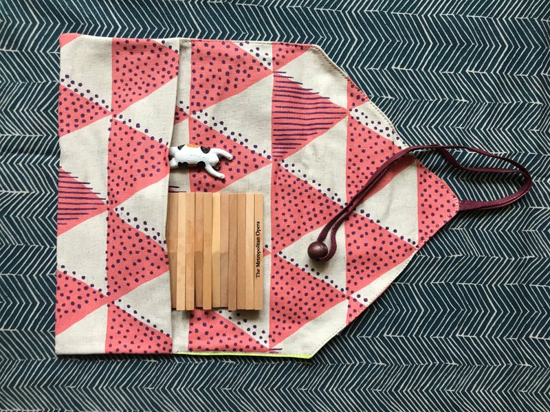 Triangular house-shaped pink sesame cloth roll cutlery set - Chopsticks - Cotton & Hemp Pink