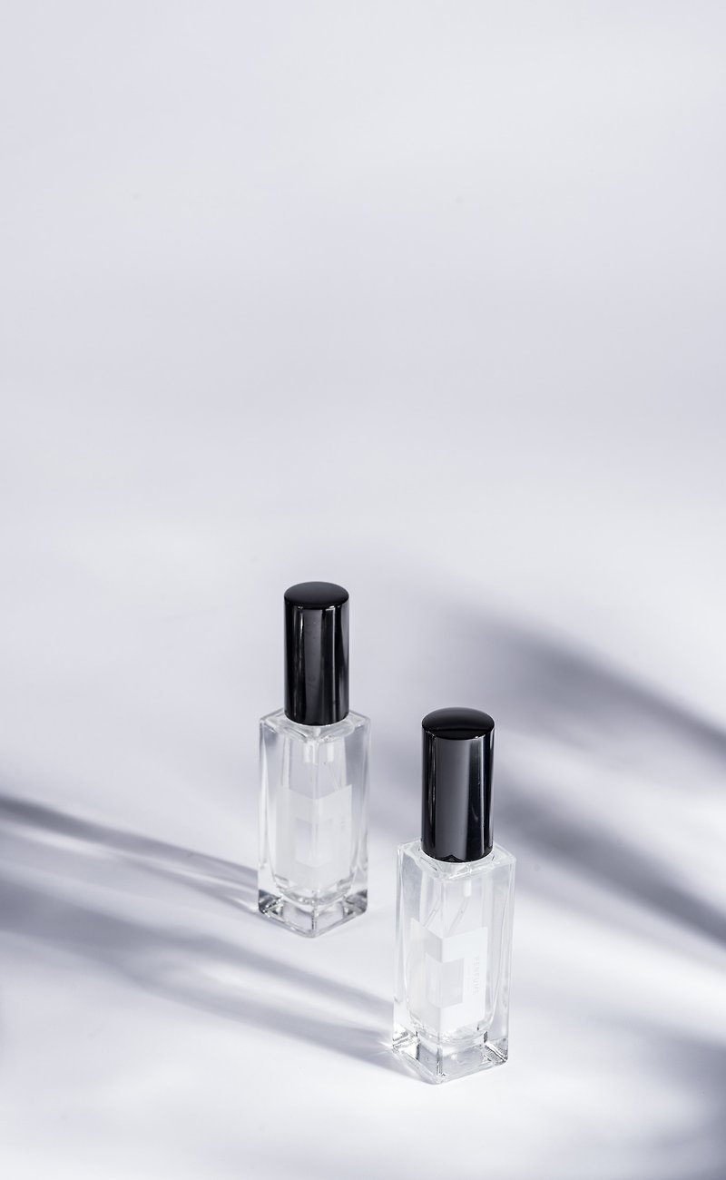 Themed light perfume-Albert Camus 30ml - น้ำหอม - วัสดุอื่นๆ สีใส