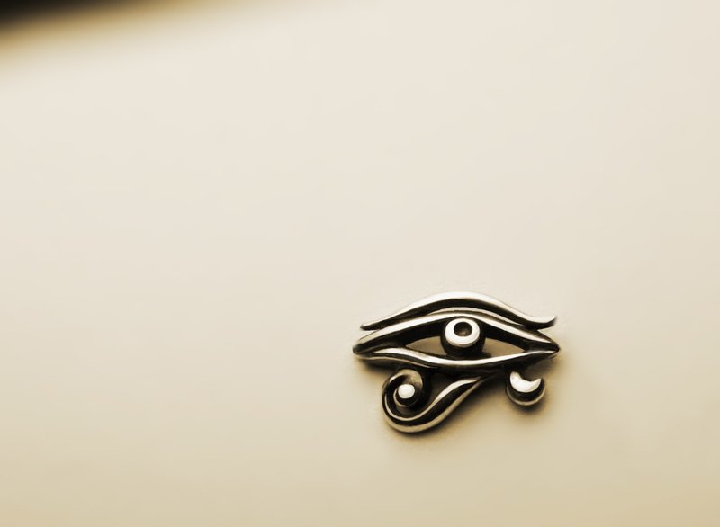 Eye of Horus earrings (single/pair/changeable Clip-On) - ต่างหู - โลหะ สีเงิน