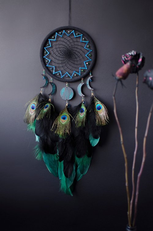 VIDADREAMS Emerald Green Dream Catcher with Peacock | Lunar with Moon Phases เครื่องดักฝัน