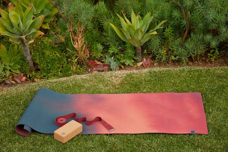 【Manduka】eKOlite Yoga Mat天然橡膠瑜珈墊 4mm - Full Bloom - 瑜珈墊 - 橡膠 紅色