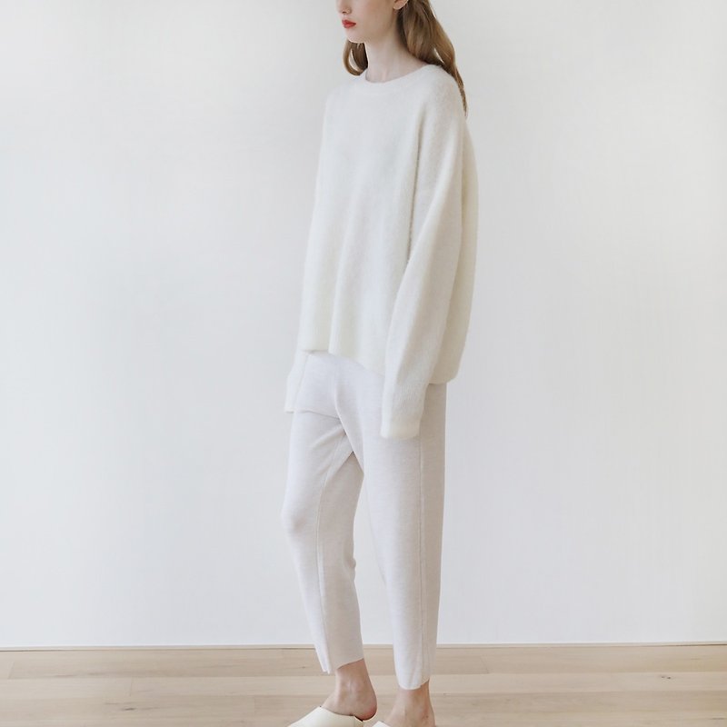 KOOW silhouette good-looking minimalist stretch Apaca alpaca based knit sweater - สเวตเตอร์ผู้หญิง - ขนแกะ ขาว