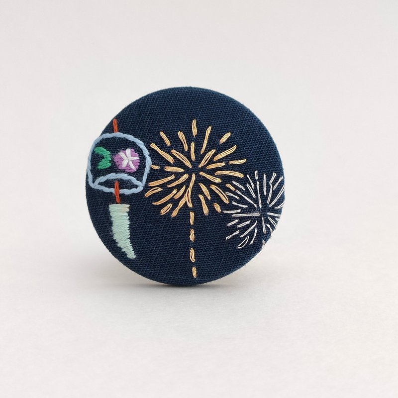 花火大会と朝顔風鈴の刺繍ブローチ - 胸針 - 棉．麻 金色