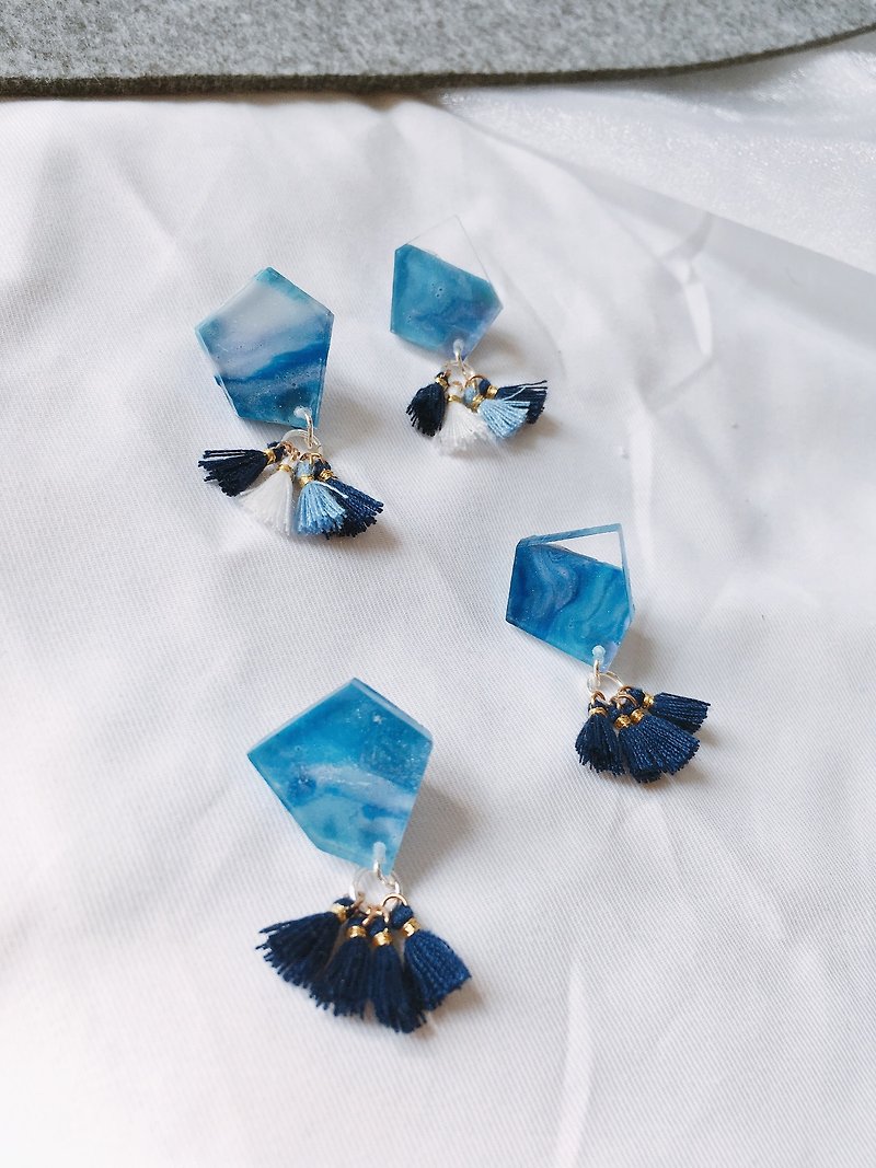 The colour of the universe earring - Earrings & Clip-ons - Other Materials Blue