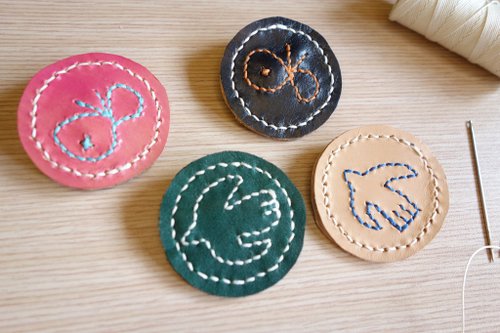 【専用】ハンドメイド　刺繍ブローチ 楽天市場】［刺繍ブローチ］幾何学柄 丸Made in japan刺繍