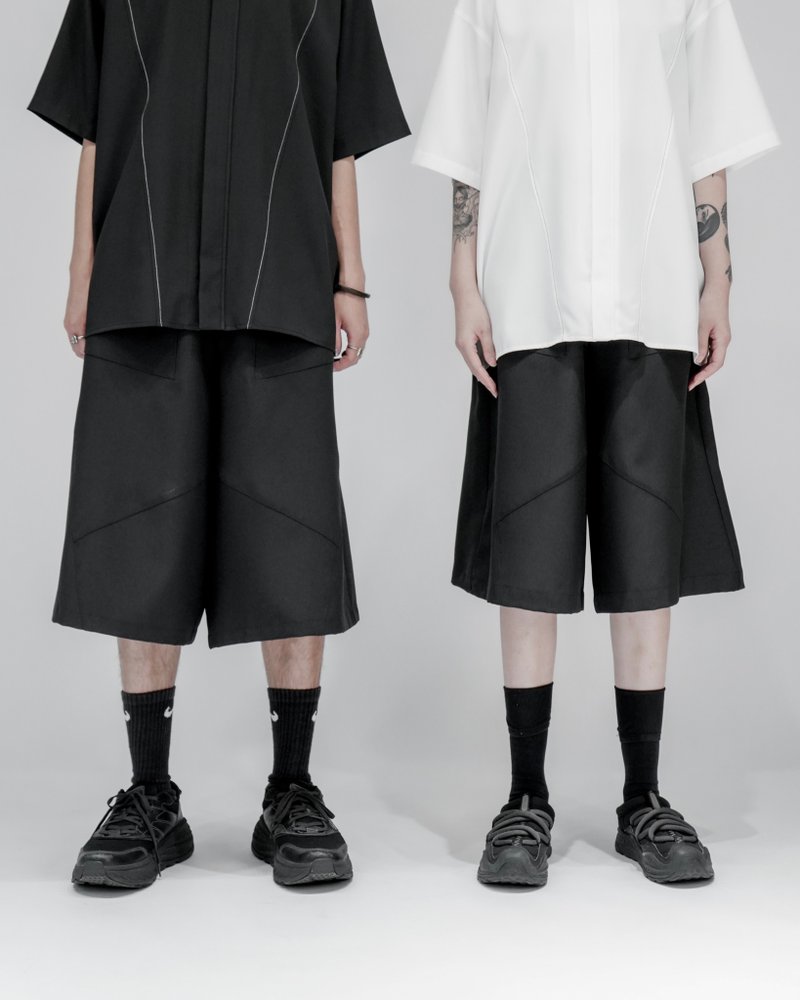 MUKK DESIGN 剪接造型西裝五分寬短褲 - 男短褲/工作短褲 - 聚酯纖維 黑色