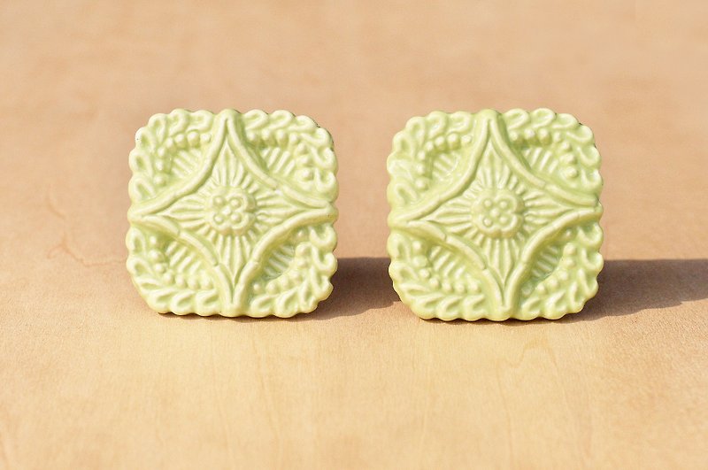 Creative gift British retro hand-painted ceramic handle / ceramic doorknob / ceramic window doorknob-Roman style square three-dimensional carved matcha biscuits - เซรามิก - ดินเผา สีเขียว