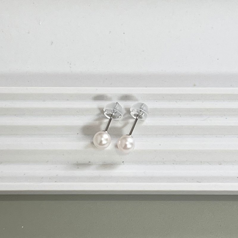 一粒パールピアス 4.5-5mm ベビーパール プラチナ K18YG K10YG K10PG 本真珠 あこや真珠 スタッドピアス Made in Japan - 耳環/耳夾/耳骨夾 - 珍珠 白色