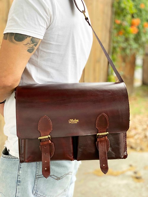 Handmade leather retro messenger magnetic buckle bag/cross-body bag/side bag-Size:Large-3color  - Shop BOLTON Messenger Bags & Sling Bags - Pinkoi