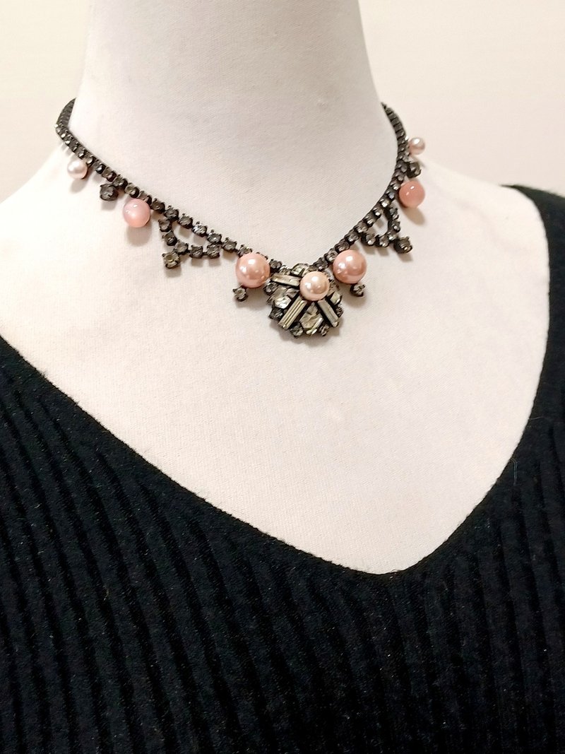 vintage jewelry 古典黑底粉色維多利亞萊茵項鍊 - 項鍊 - 其他金屬 