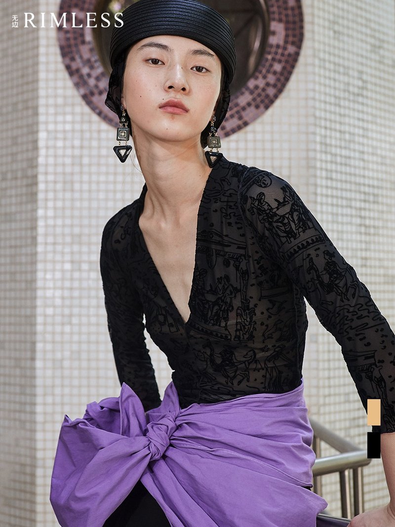 RIMLESS无边 长袖印花网纱打底衫透视复古植绒V领上衣女外穿罩衫 - 女上衣/長袖上衣 - 聚酯纖維 黑色