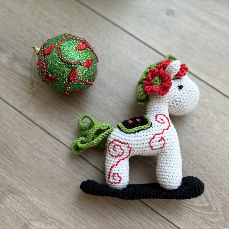 Rocking Horse  Christmas Tree Decorations, Handmade crochet horse toy - 寶寶/兒童玩具/玩偶 - 其他金屬 