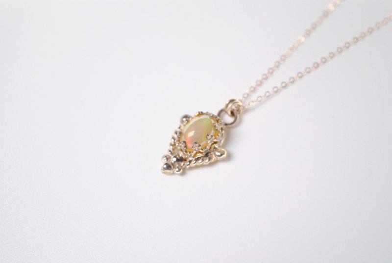 Opal sterling silver necklace - สร้อยคอ - เงินแท้ สีเงิน