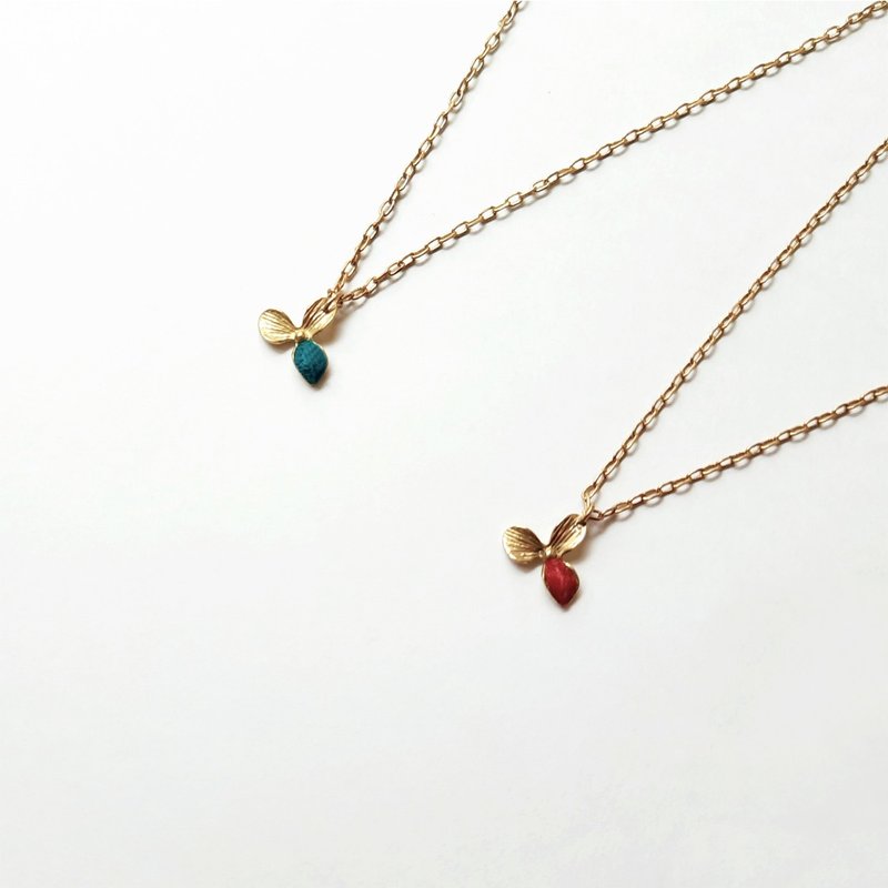 Flower Everyday Necklace | Designer Vitalité Jewelry | Alley Exclusive Perpetual Jewelry - สร้อยคอ - โลหะ สีทอง