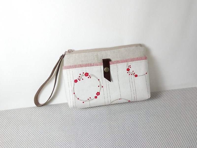 [FS / Kai honey cosmetic bag] plum coil. Red - กระเป๋าเครื่องสำอาง - ผ้าฝ้าย/ผ้าลินิน สีแดง