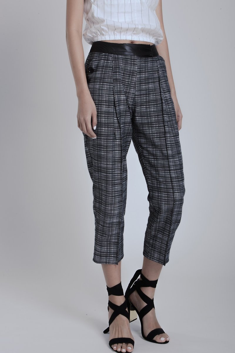 Plaid Cropped Pants (black/white) - กางเกงขายาว - ผ้าฝ้าย/ผ้าลินิน สีดำ