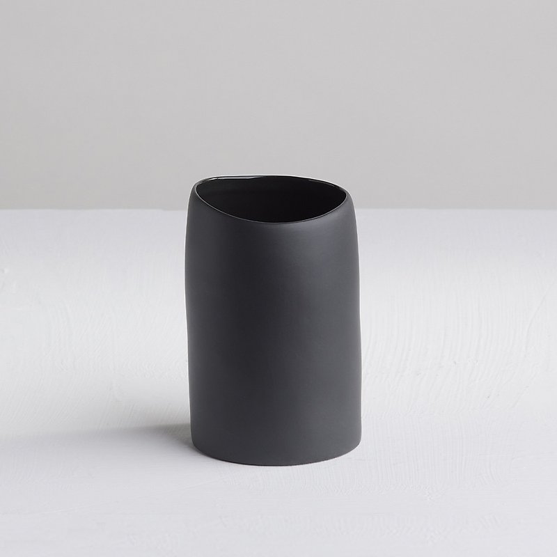 【3,co】Water Wave Water Cup-Black - Teapots & Teacups - Porcelain Black
