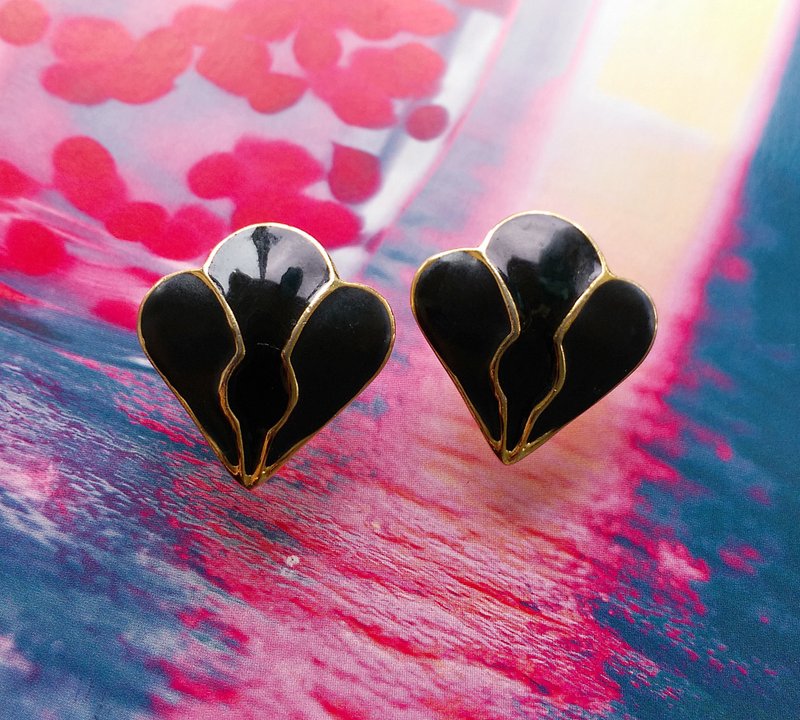 Vintage Jewelry 西洋古董飾品 黑色調 花瓣 簡約 針式耳環 - 耳環/耳夾/耳骨夾 - 其他材質 金色