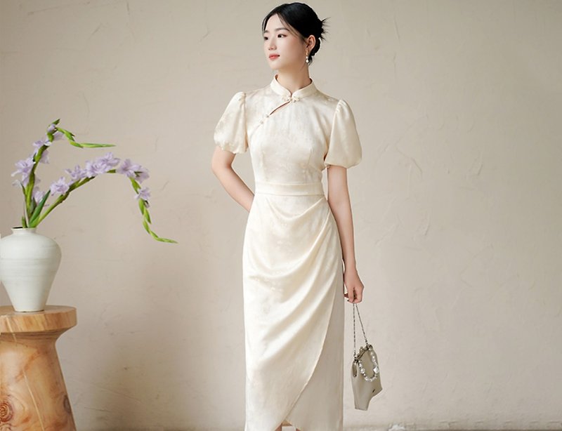 新中式 收腰改良立領短袖高端醋酸旗袍洋裝 - 連身裙 - 絲．絹 卡其色
