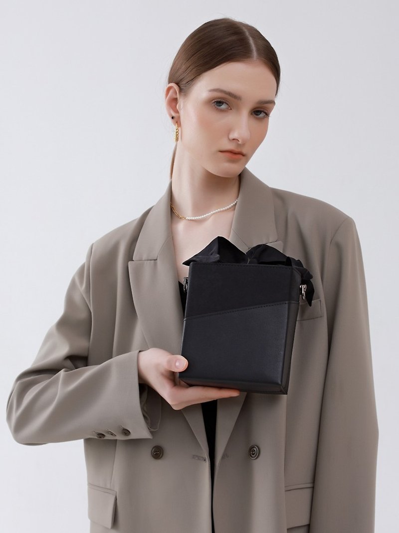 Genuine Leather Women's Crossbody Shoulder Bag Small Square Bag - Messenger Bags & Sling Bags - Genuine Leather Black