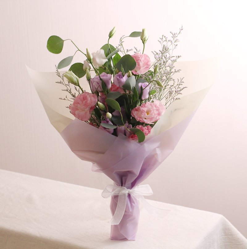 Purple and pink lisianthus bouquet - ตกแต่งต้นไม้ - พืช/ดอกไม้ สีม่วง