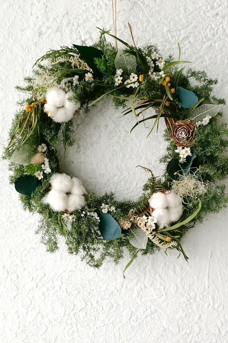 【Charlotte】30x30cm Preserved Flower Wreath Christmas Wreath - ช่อดอกไม้แห้ง - พืช/ดอกไม้ สีเขียว