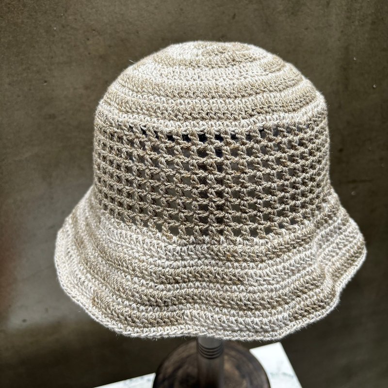 Handmade woven hat holed fisherman hat Linen tea green and white mixed color - หมวก - ผ้าฝ้าย/ผ้าลินิน สีแดง