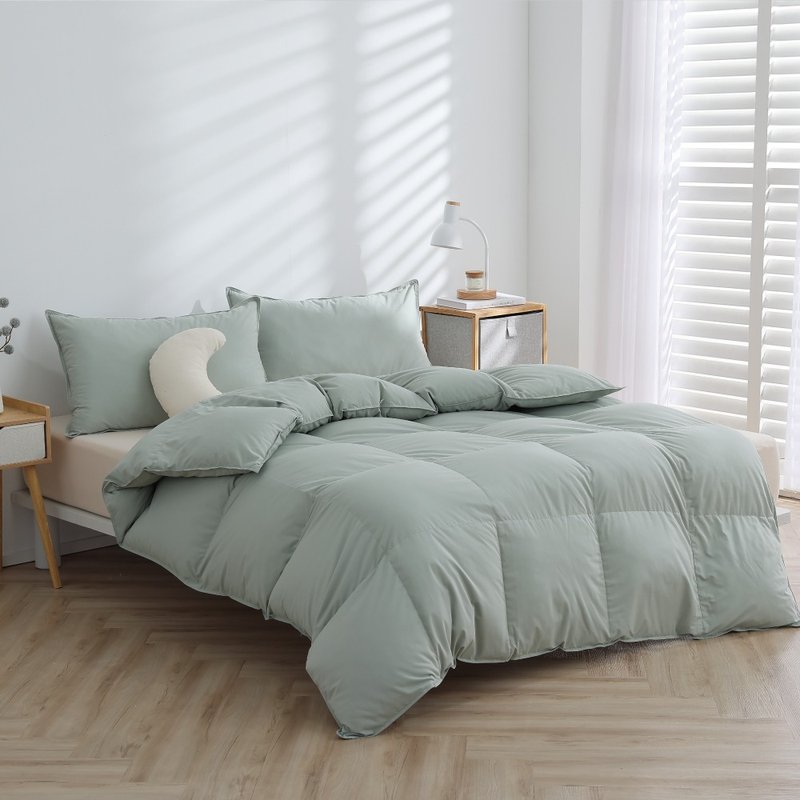 Double/Winter Moon Duvet/Easy storage, machine washable, no duvet cover, super warm - sage green - ผ้าห่ม - ขนของสัตว์ปีก 