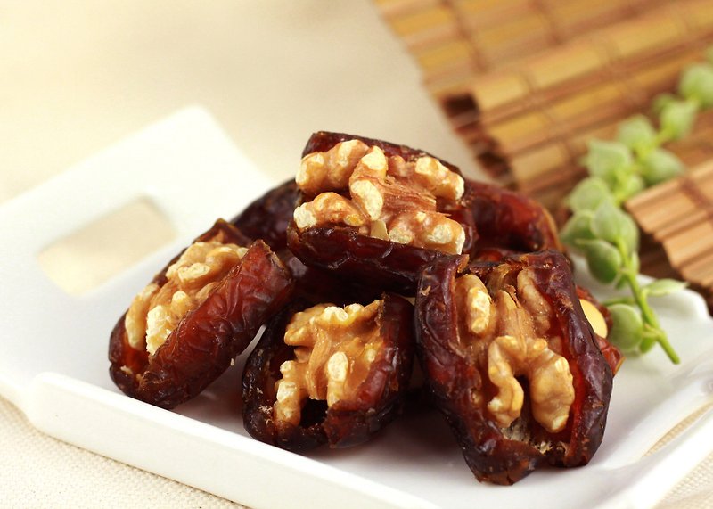 Afternoon snack light│nuts on dates-walnuts (160g/pack) - ผลไม้อบแห้ง - อาหารสด 