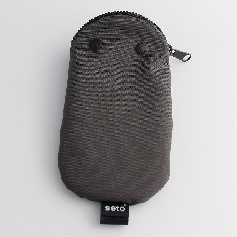 The creature iPhone case　Pencil case　Oval　Charcoal gray - ポーチ - ポリエステル グレー