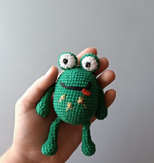 KnittingCity 可愛的青蛙鉤針鑰匙圈手工製作