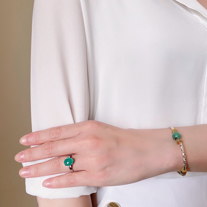 Taiwan Sapphire Burmese Jade Cut Silver Tube Bracelet Bracelet [Elegance without losing personality] - สร้อยข้อมือ - เครื่องเพชรพลอย หลากหลายสี