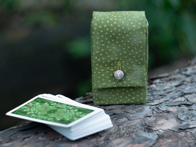 Green Moss Khaki Cotton Tarot Cards Case Oracle Deck Pouch Tarot Deck Holder - อื่นๆ - ผ้าฝ้าย/ผ้าลินิน สีกากี