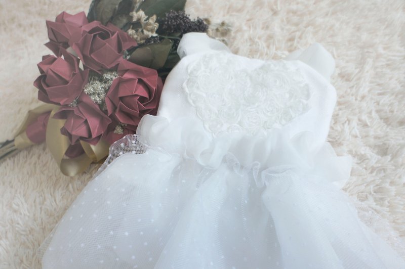 Braided shoulder strap style pet dress/wedding dress - ชุดสัตว์เลี้ยง - วัสดุอื่นๆ ขาว