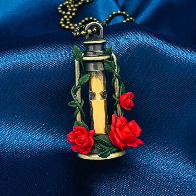 hourglass lantern necklace - Necklaces - Other Materials Gold