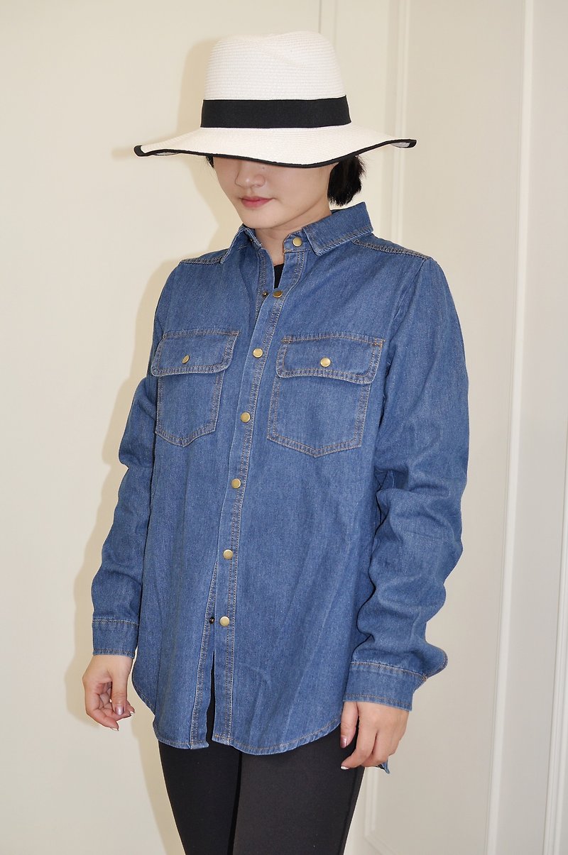 Flat 135 X Taiwan designer series custom denim fabric big pocket shirt denim top - Women's Tops - Cotton & Hemp Blue