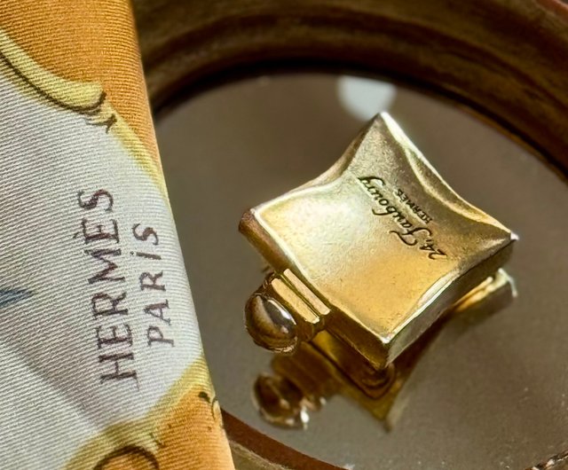 エルメス 香水ブローチ 24 Faubourg 50374-美しいエルメス24フォーブールクラシック香水瓶型金メッキ