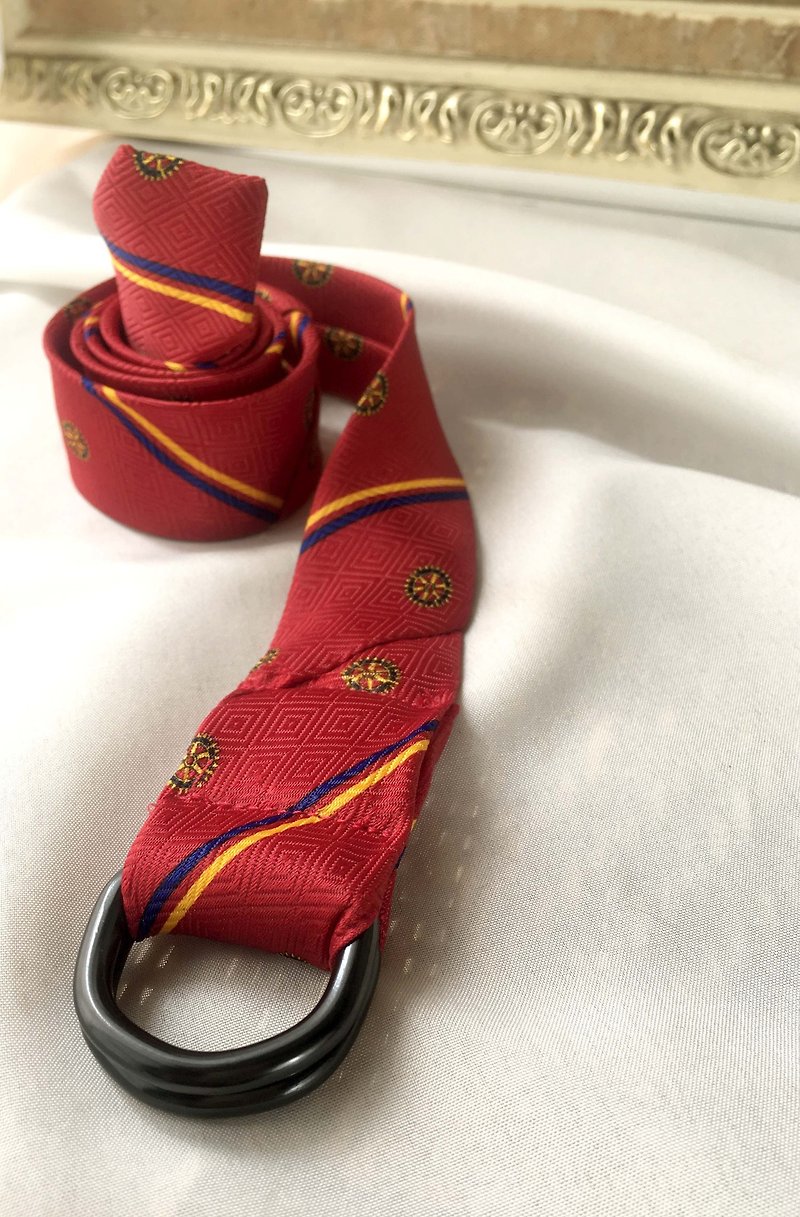 Papa's Bow Tie- 老領帶改制髮帶/腰帶/領帶三用-紳士紅 - 髮夾/髮飾 - 絲．絹 紅色