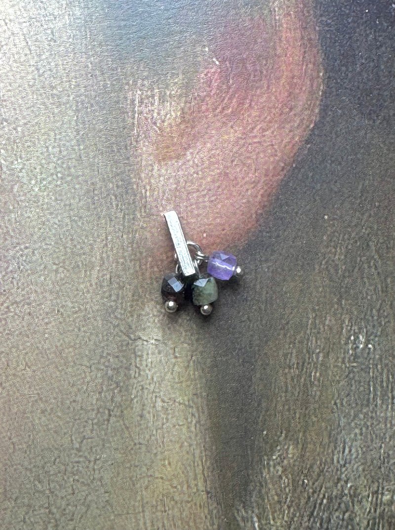 クリスタルシリーズ - グレイッシュパープル幻想クリスタルピアス - ピアス・イヤリング - クリスタル 多色