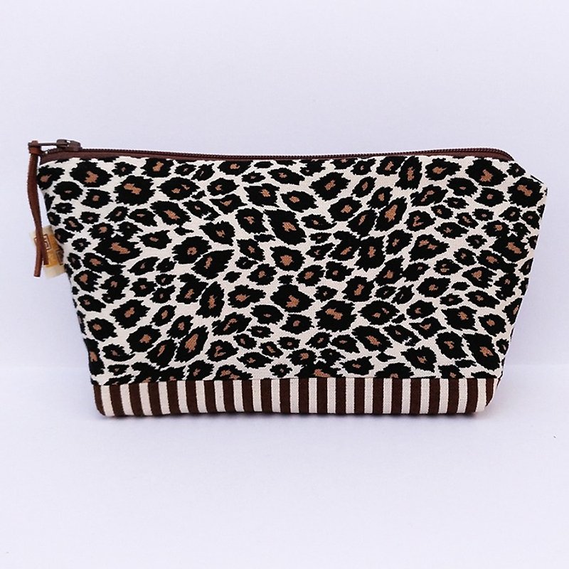 Classic leopard pattern large storage bag / large bag debris bag tool bag - กล่องดินสอ/ถุงดินสอ - ผ้าฝ้าย/ผ้าลินิน สีดำ