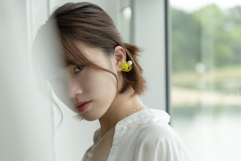 *Aria* Handmade Earring - ต่างหู - วัสดุอื่นๆ ขาว