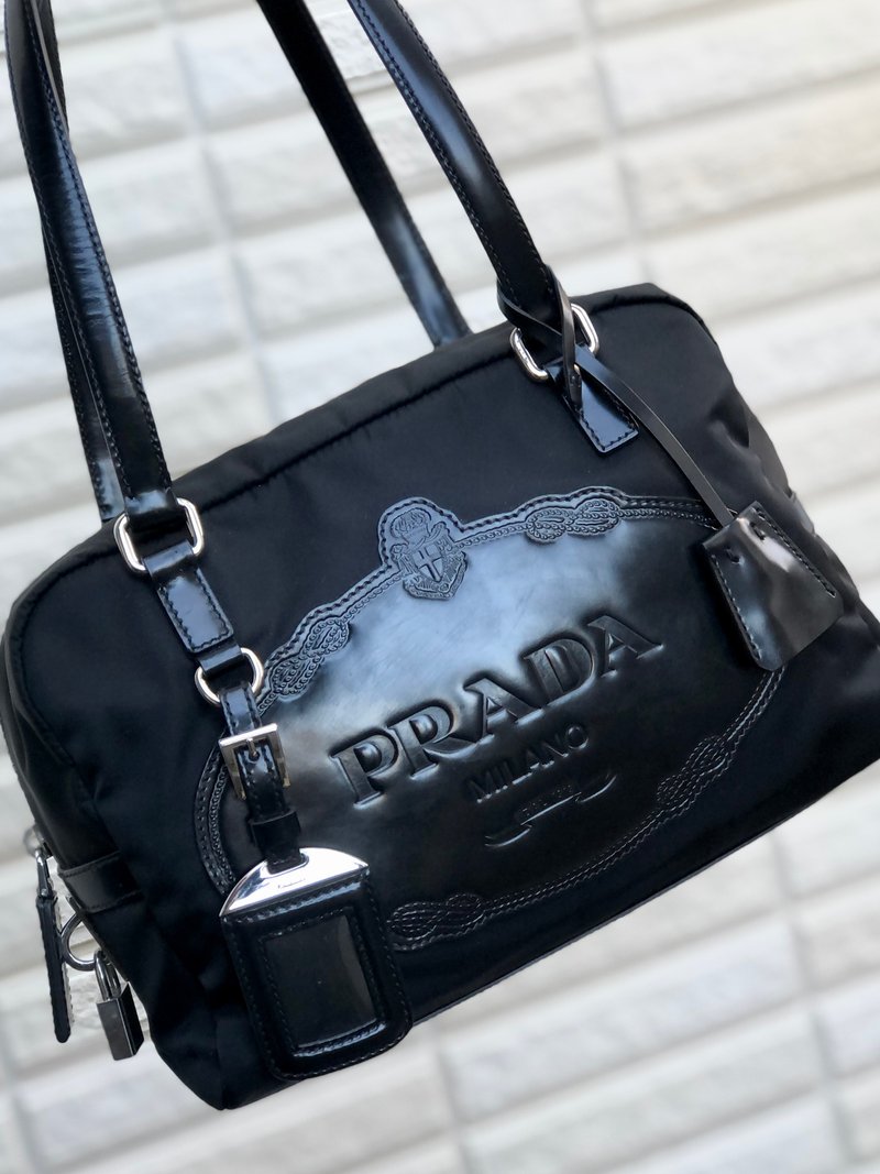 【日本直送名牌二手包】PRADA logo壓花大牛皮x尼龍迷你波士頓手提包黑復古fzeu5f - 手袋/手提包 - 真皮 黑色