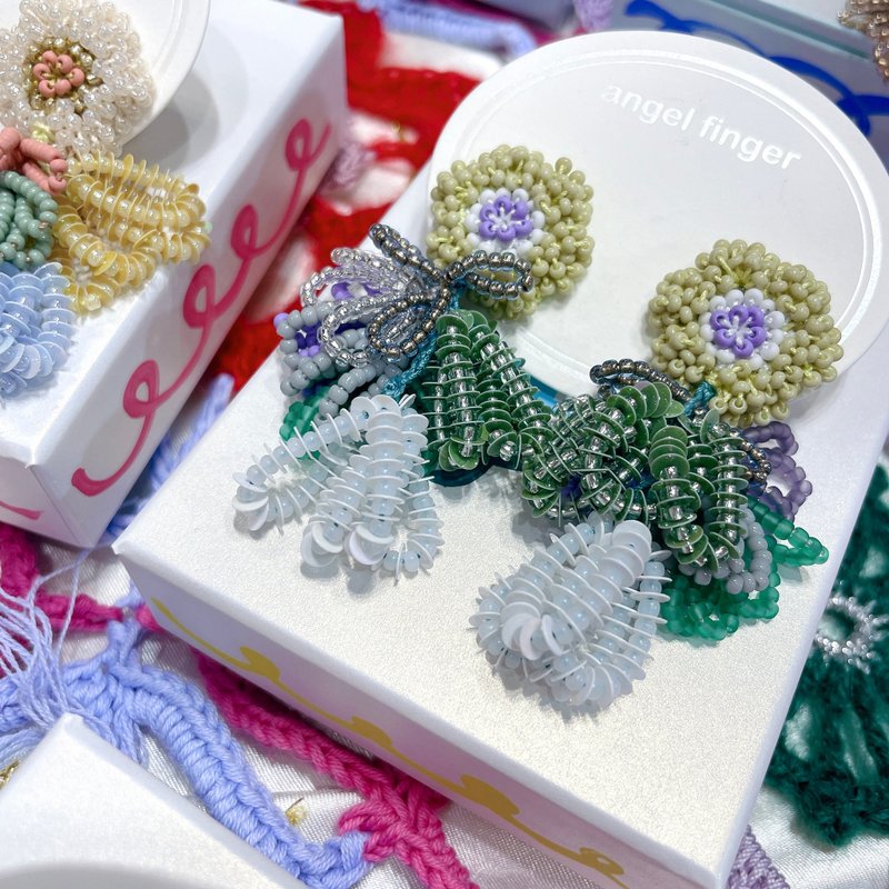 【flower pop pierce/earring】green mix - Earrings & Clip-ons - Other Materials Green