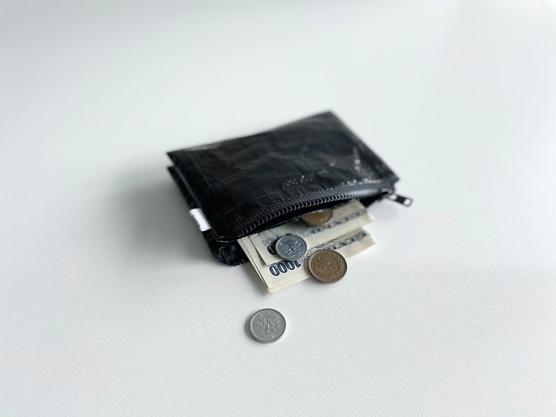 black【mini wallet】Super lightweight polyethylene material / unisex - กระเป๋าสตางค์ - ไฟเบอร์อื่นๆ สีดำ
