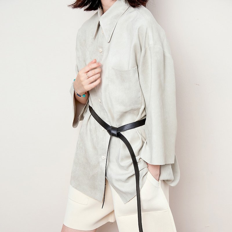 Gaoguo GAOGUO original design women's autumn light gray suede box-style scissors collar three-quarter sleeve short-sleeved shirt - Women's Shirts - Other Materials Silver