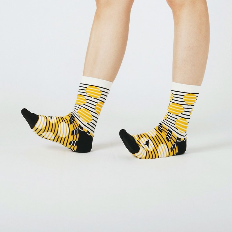 Striped Dots Yellow/Black Unisex Crew Socks | Yu Square x inBlooom - ถุงเท้า - ผ้าฝ้าย/ผ้าลินิน ขาว