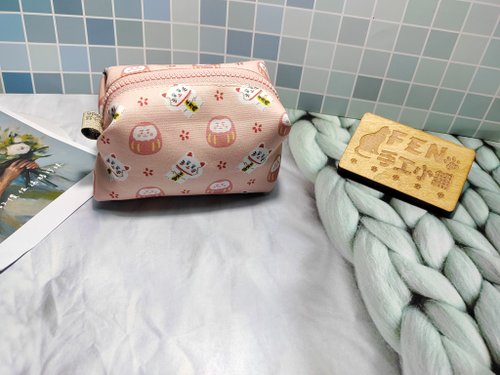 FEN手工小鋪 小物系列-臺灣設計師布招財貓與達摩福神立體零錢包-小土司包