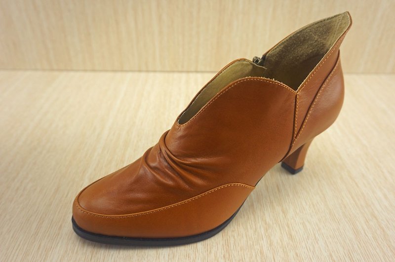 High heeled leather handmade shoes Peter Pan - รองเท้าลำลองผู้หญิง - หนังแท้ หลากหลายสี