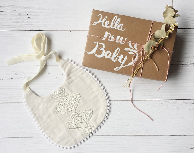 Really exclusive order a white lace bib gift box - Baby Gift Sets - Cotton & Hemp White